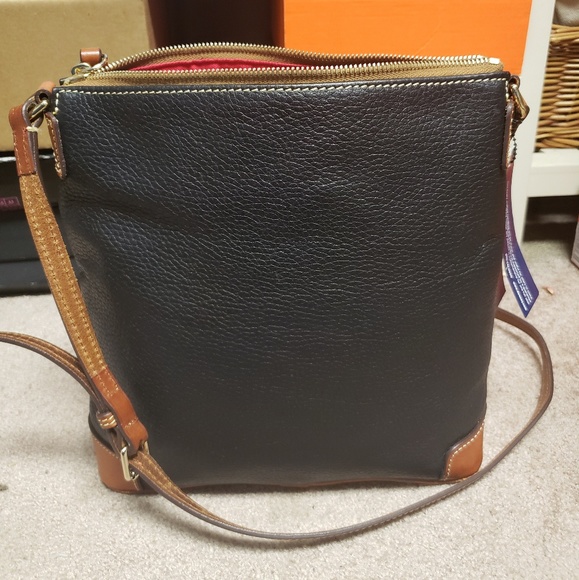 NEW!! Dooney & Bourke Crossbody with Wallet - Picture 3 of 7
